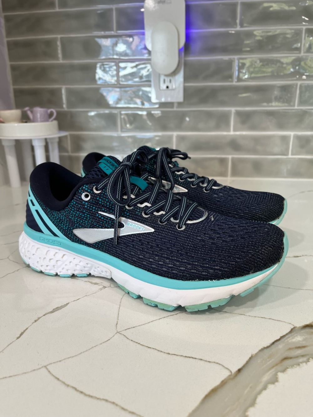 Brooks Ghost 11 Running Shoes. Women’s Size 7.5 Color Blue